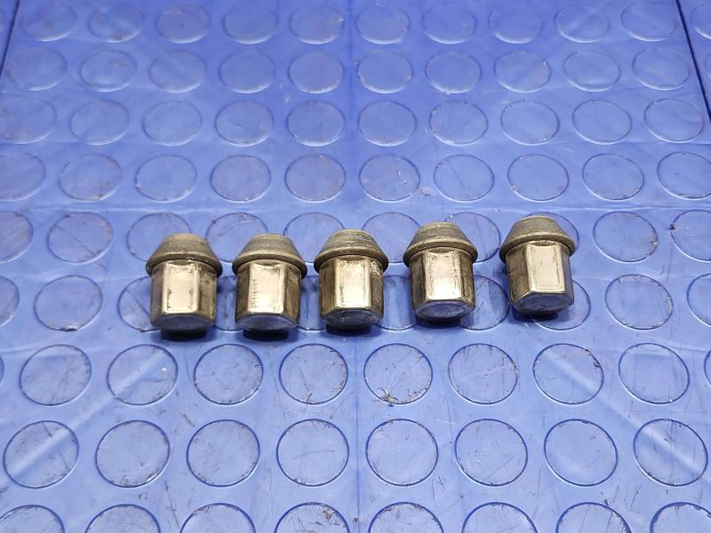 2020 Land Rover Discovery Sport Lug Nuts