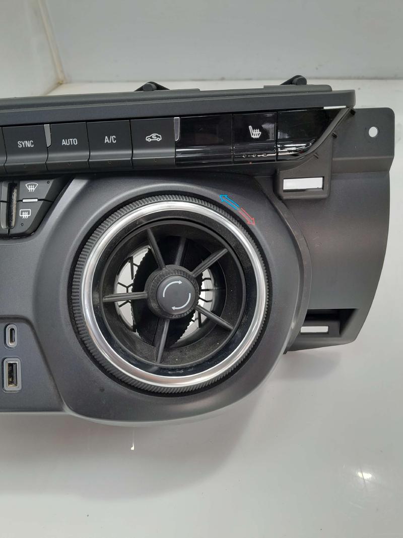 2019 Chevrolet Blazer Heater A/C Control