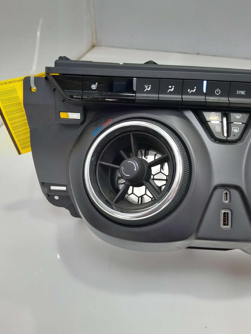 2019 Chevrolet Blazer Heater A/C Control
