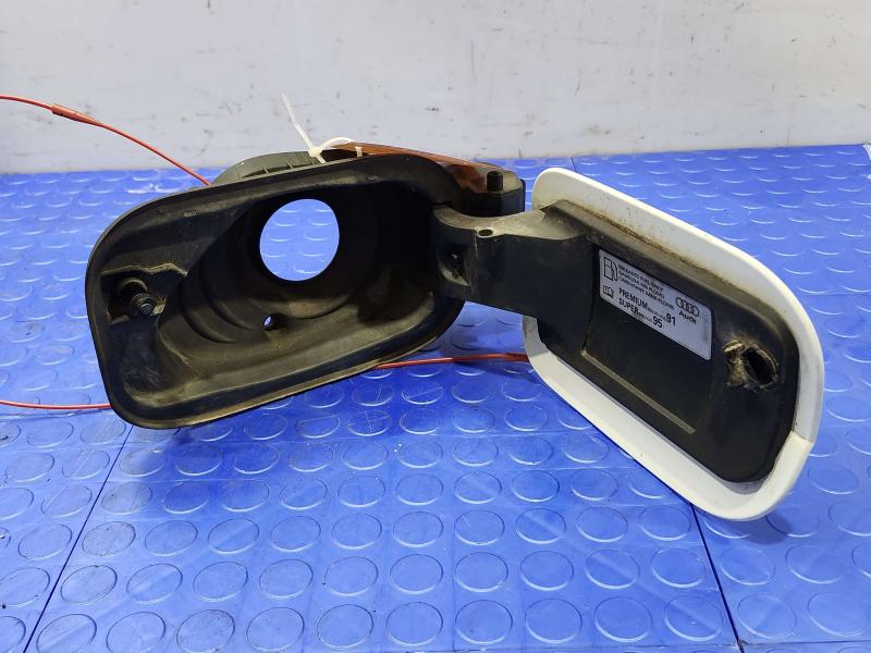 2018 Audi Q7 Fuel Tank Door