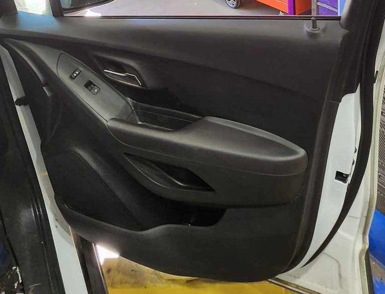 2020 Chevrolet Trax Front Door Trim Panel