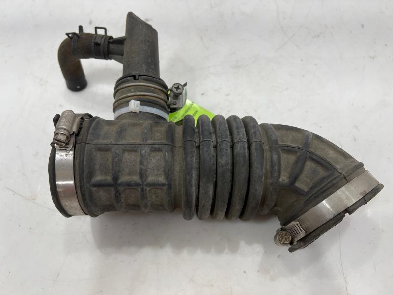 2013 - 2019 Nissan Sentra 1.8L Engine Air Intake Hose Front Duct OEM 16576-3RC2A