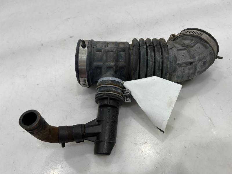 2013 - 2019 Nissan Sentra 1.8L Engine Air Intake Hose Front Duct OEM 16576-3RC2A