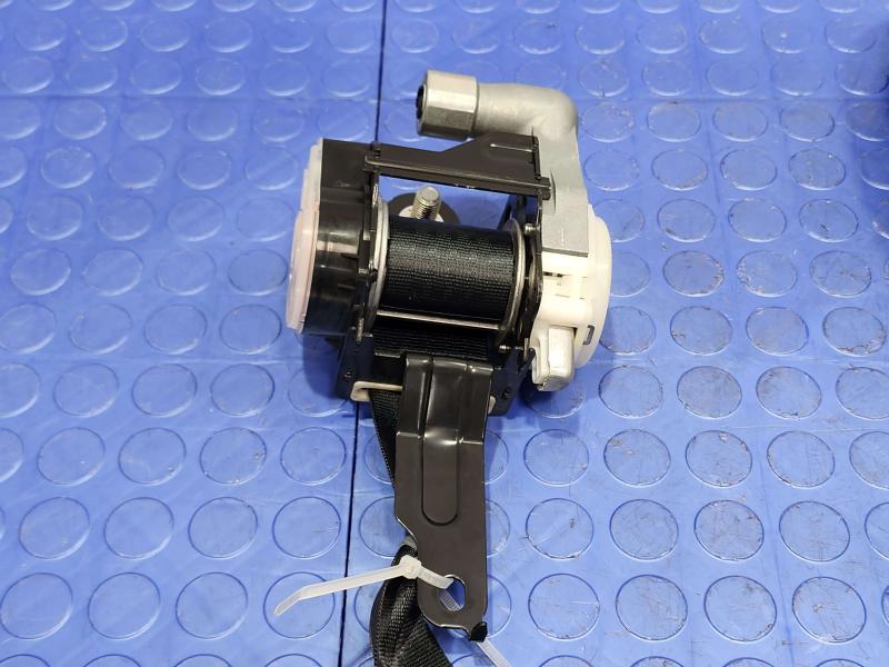 2011 Mazda CX-9 Front Seat Belt