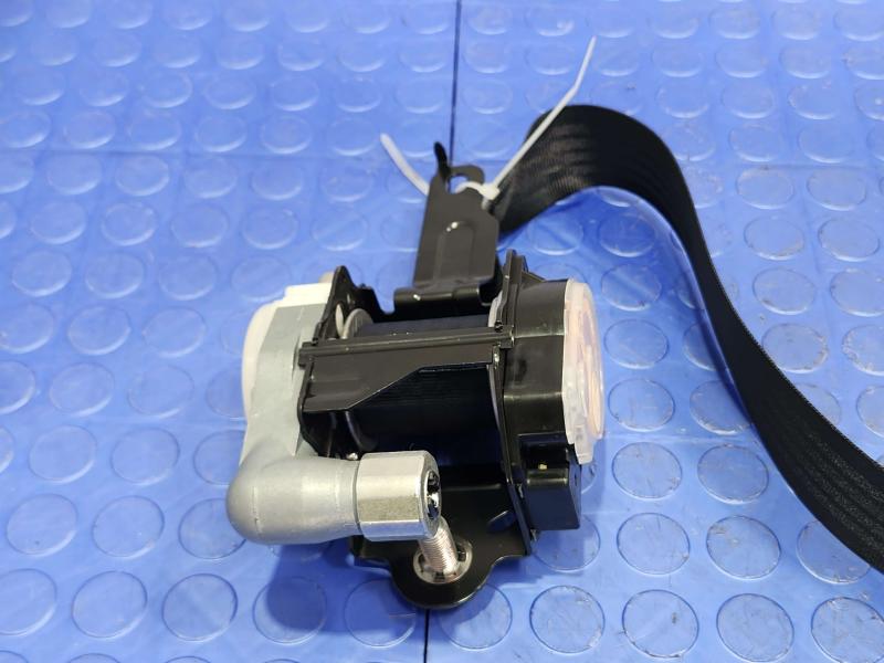 2011 Mazda CX-9 Front Seat Belt