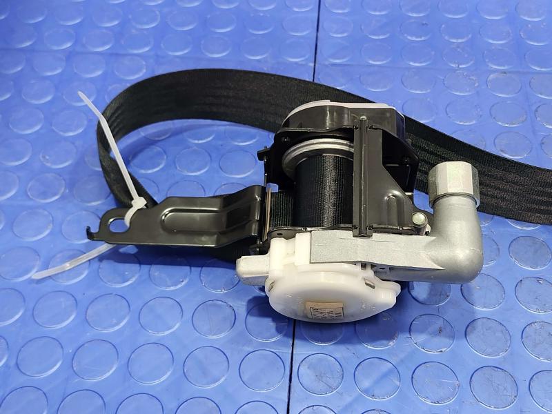 2011 Mazda CX-9 Front Seat Belt