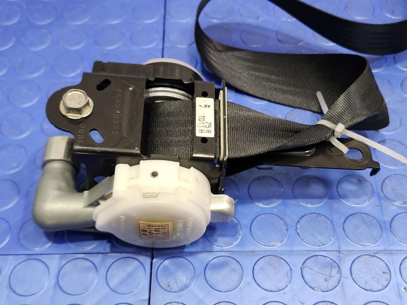 2011 Mazda CX-9 Front Seat Belt