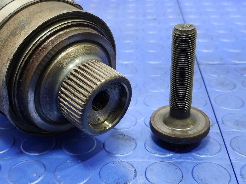 2018 Audi Q7 Axle Shaft