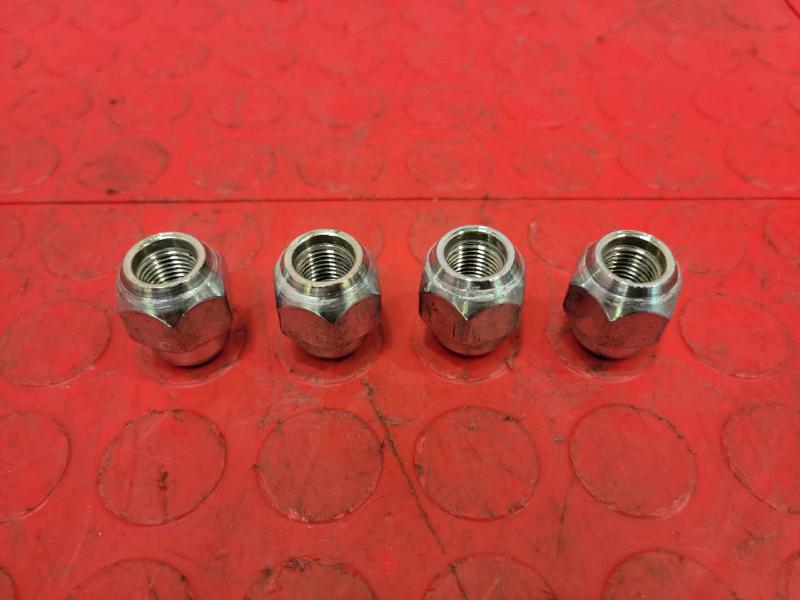 2020 Nissan Versa Lug Nuts