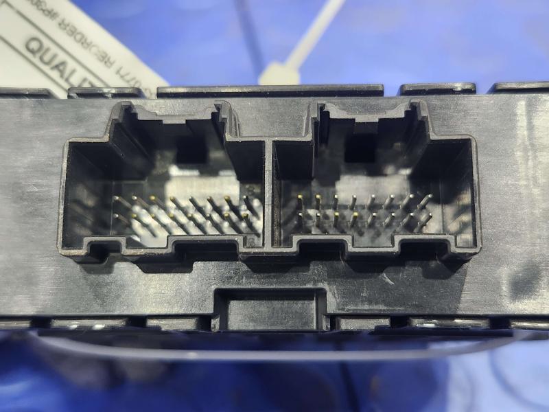 2017 Chevrolet Malibu OEM Park Assist Control Module Genuine Part 13512363