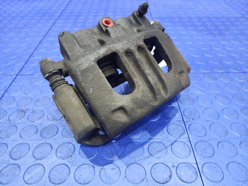 2004 Ford Explorer Caliper