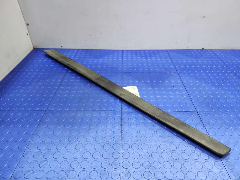 2016 Nissan Rogue Front Door Moulding