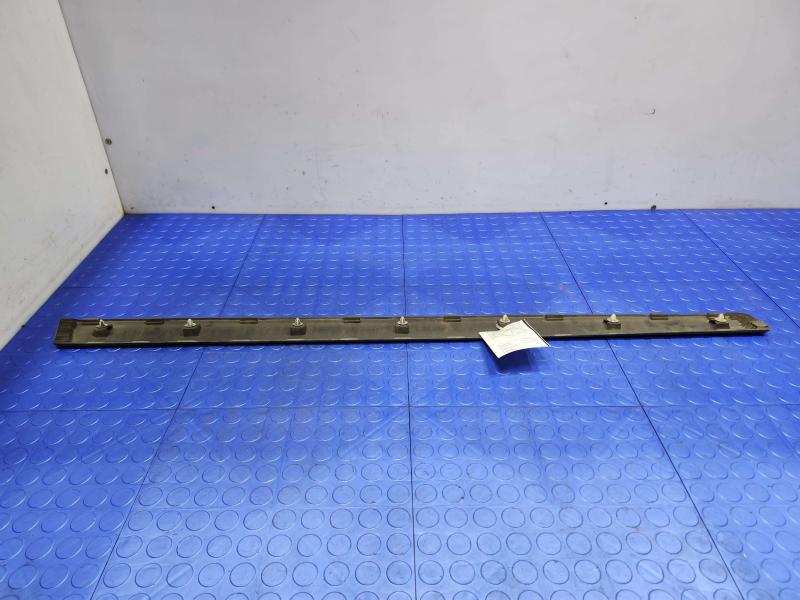 2016 Nissan Rogue Front Door Moulding