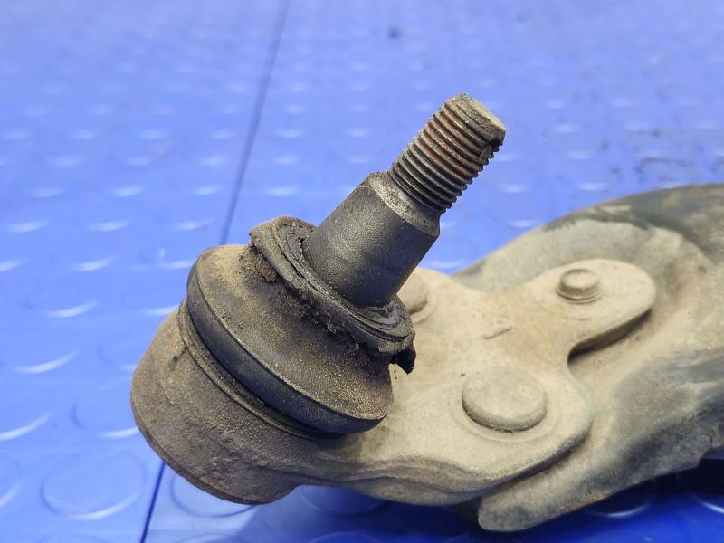 2005 Lexus RX 330 Lower Control Arm Front