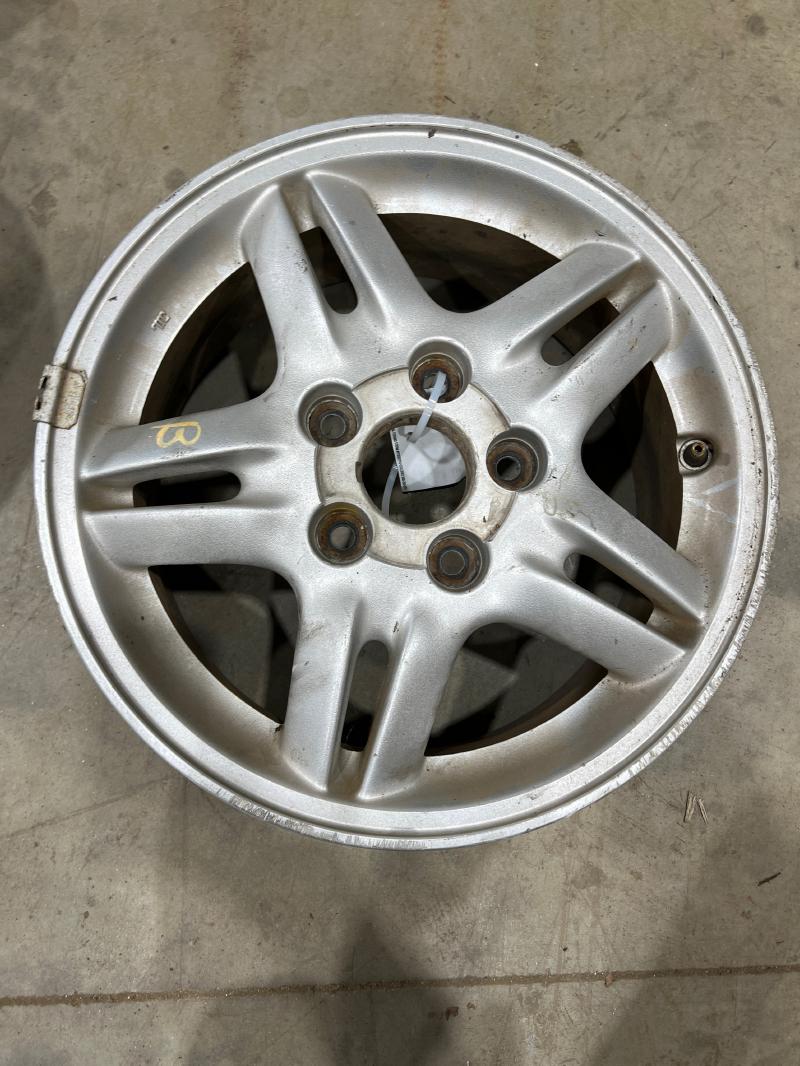 1999 Honda CR-V Wheel