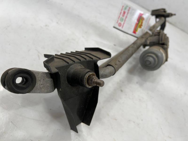 2007 - 2017 Jeep Patriot Windshield Wiper Motor with Linkage OEM 4879432AH
