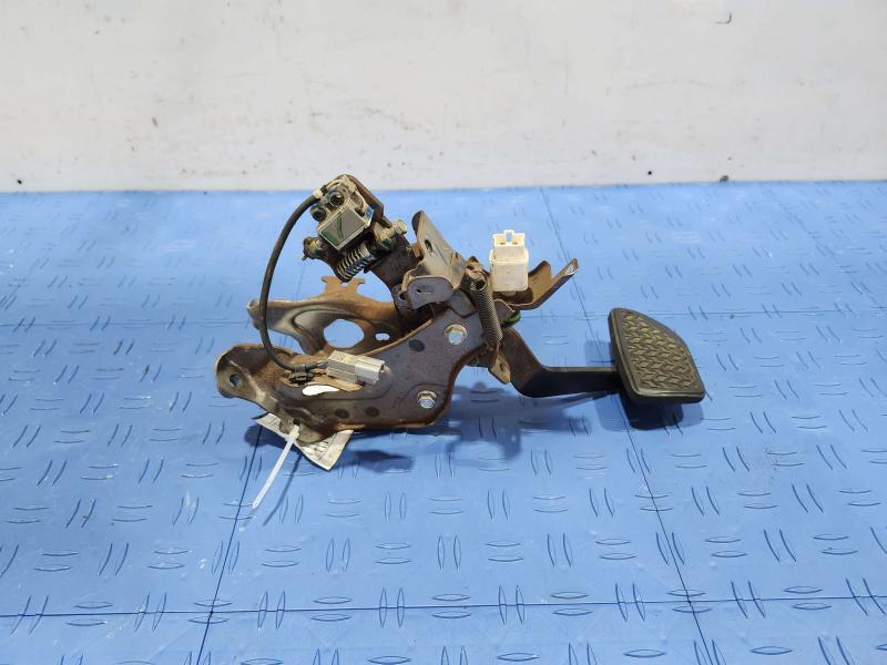 2013 Toyota Camry Brake Pedal