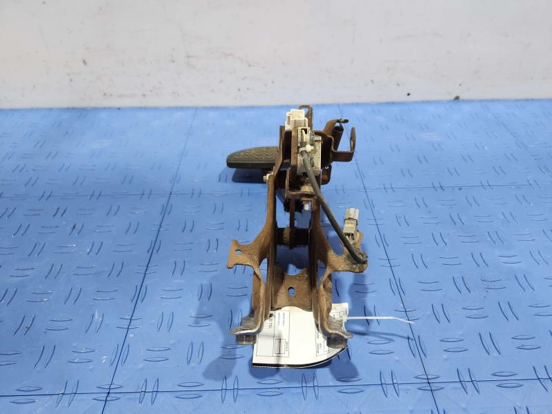 2013 Toyota Camry Brake Pedal