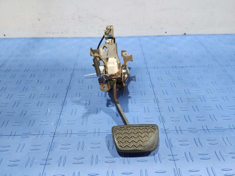 2013 Toyota Camry Brake Pedal