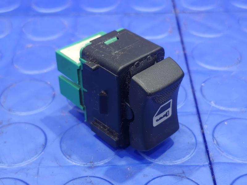 2019 Chevrolet Express 2500 Door Switch Front