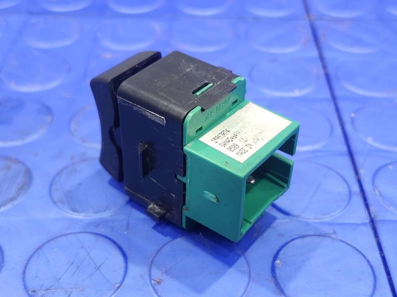 2019 Chevrolet Express 2500 Door Switch Front