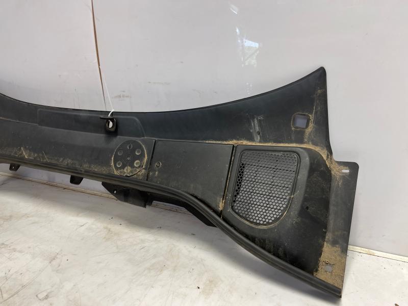 2010 - 2017 Volvo XC60 Cowl Grille Cowl Screen OEM 31402670
