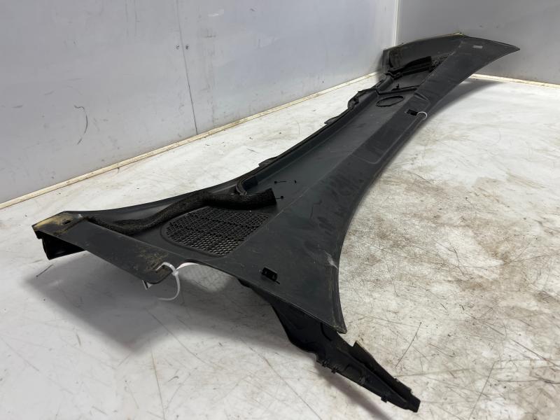 2010 - 2017 Volvo XC60 Cowl Grille Cowl Screen OEM 31402670