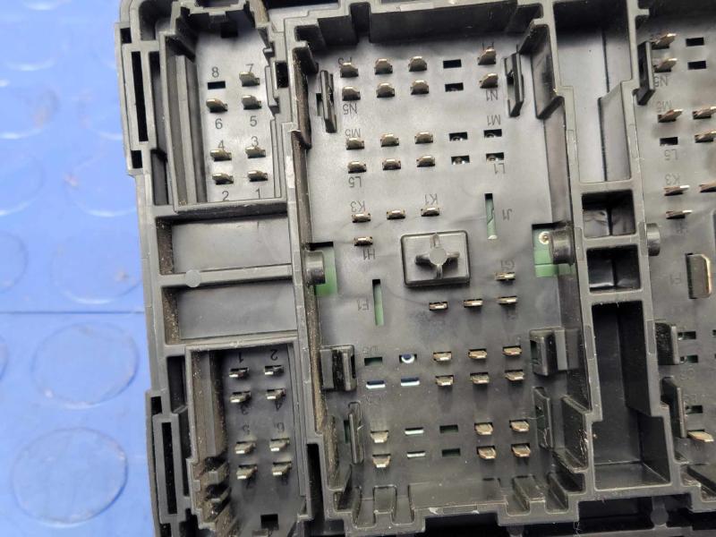2007-2014 Cadillac Escalade Body Wiring Harness Junction Block OEM 20813086