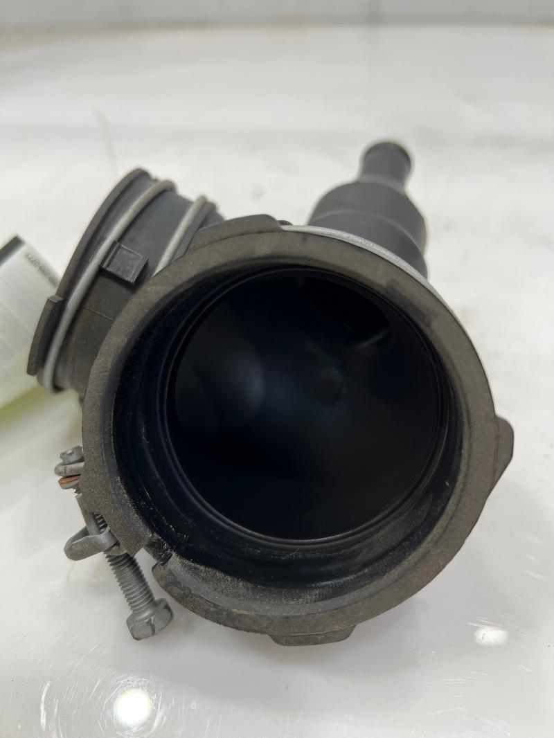 2010 - 2015 Toyota Prius 1.8L Engine Air Inlet Hose OEM 1788137120