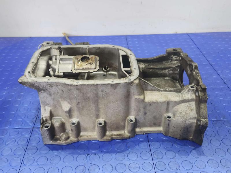 2011 Toyota Prius Oil Pan