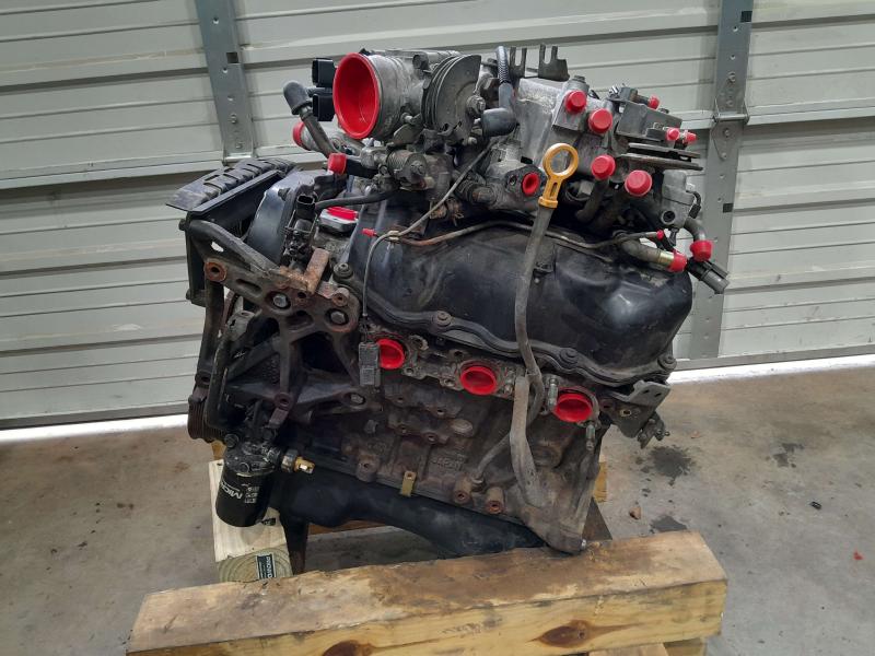 1996 Nissan Pathfinder Engine Assembly/Motor