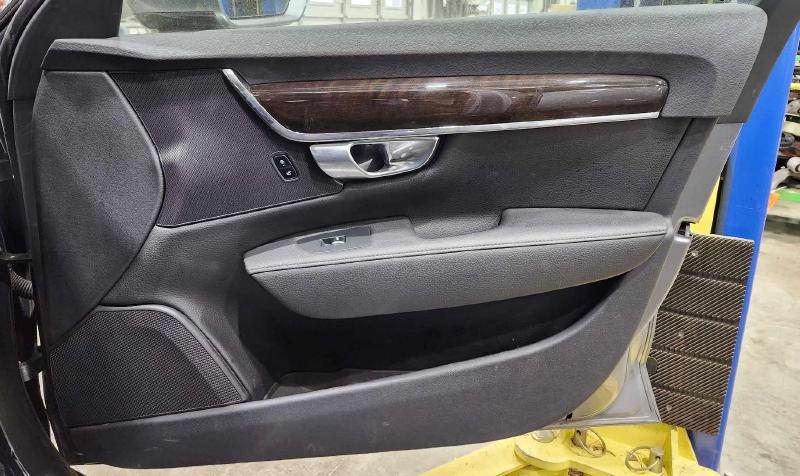 2018 Volvo S90 Front Door Trim Panel
