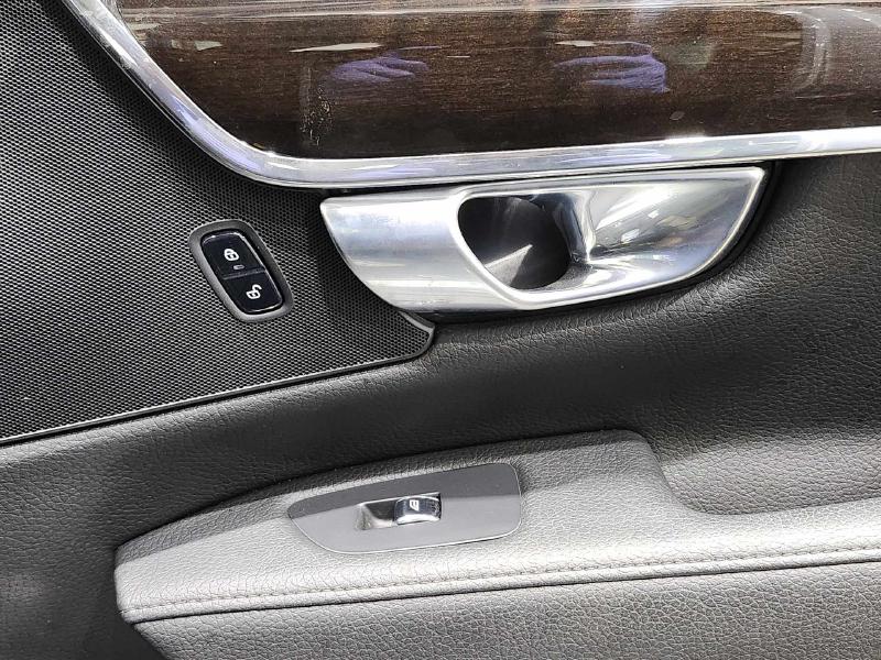 2018 Volvo S90 Front Door Trim Panel