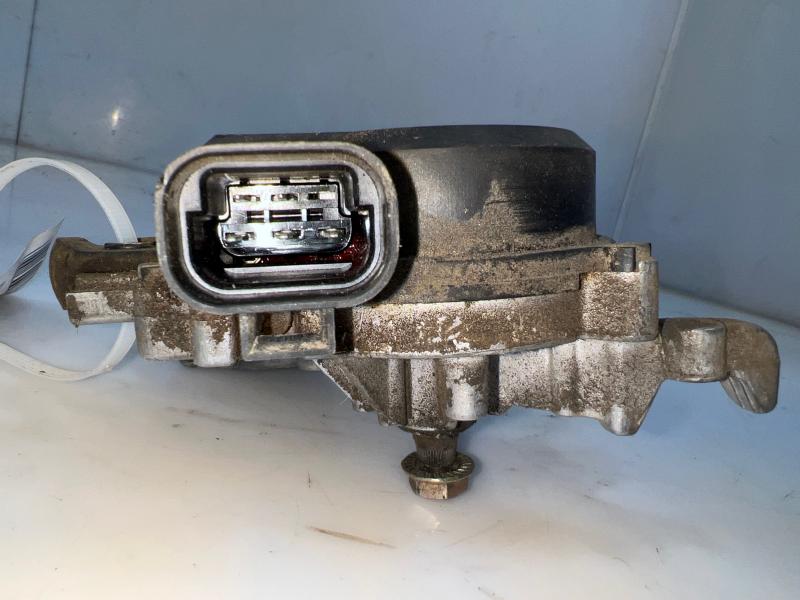 2001 GMC Sierra 1500 Wiper Motor Front