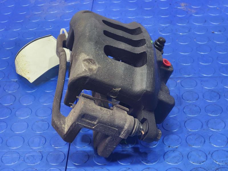 2003 Lincoln Town Car Caliper