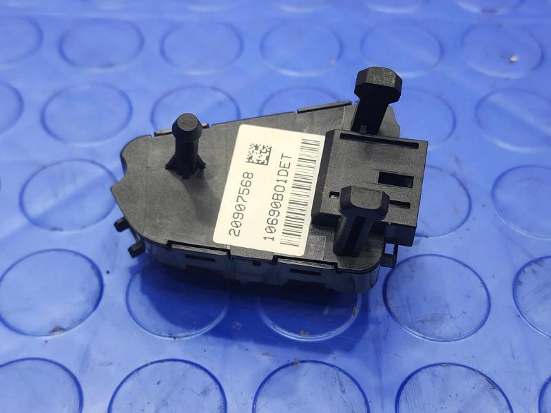 2010-2013 Buick Lacrosse Steering Wheel Cruise Control Switch OEM 20907568