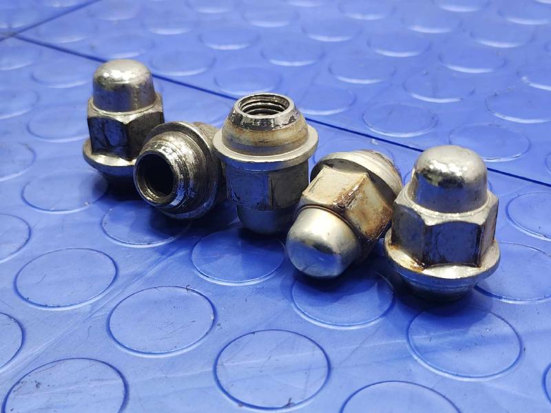 2015 Kia Forte Lug Nuts