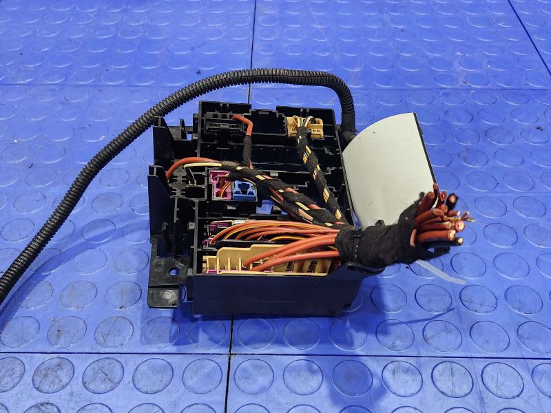 2015 Porsche Panamera Cabin Fuse Box