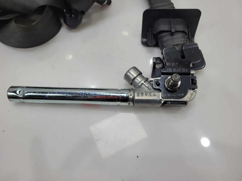 2013 Hyundai Veloster Front Seat Belt