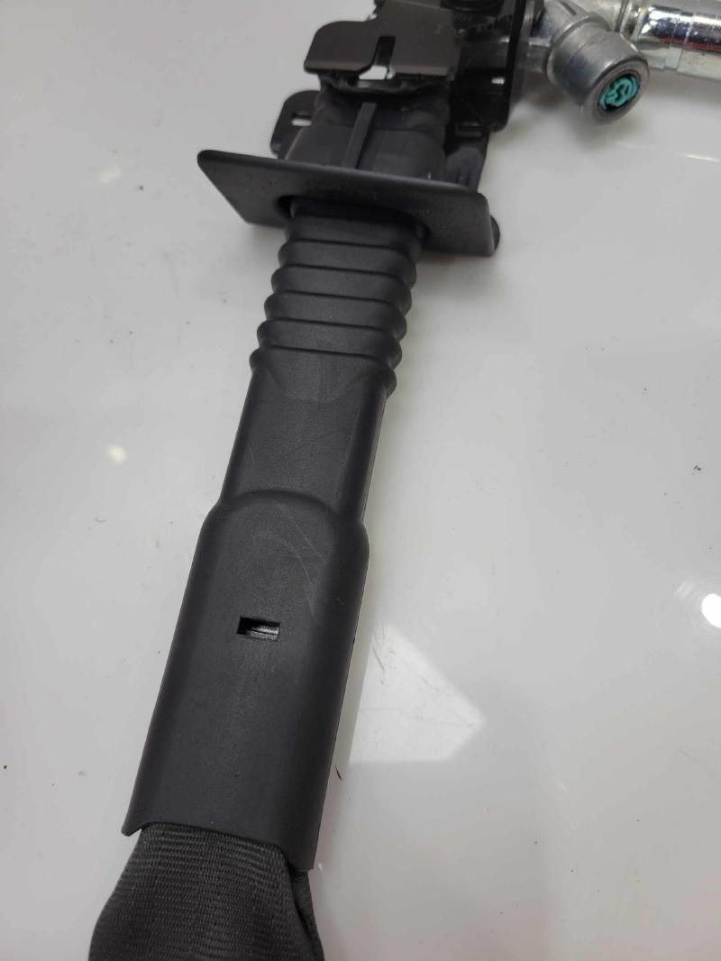 2013 Hyundai Veloster Front Seat Belt