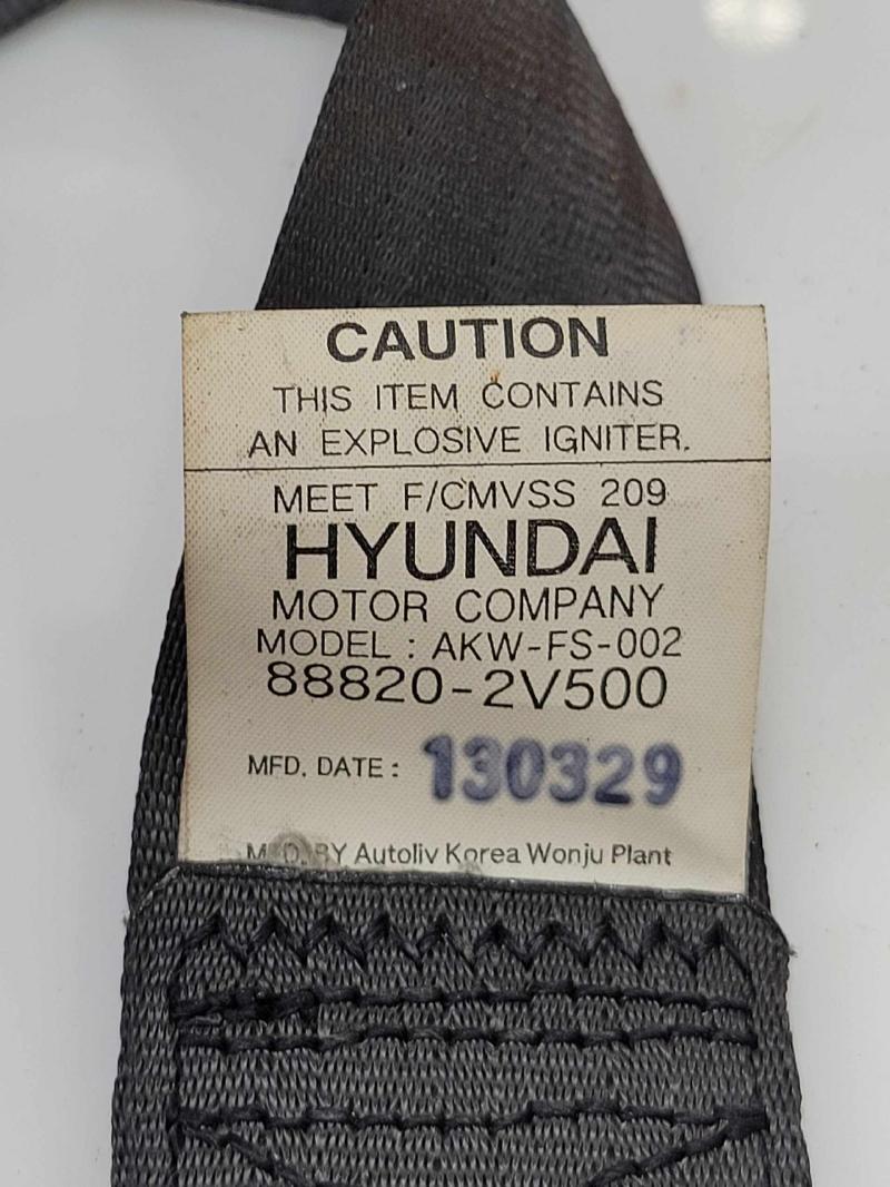 2013 Hyundai Veloster Front Seat Belt