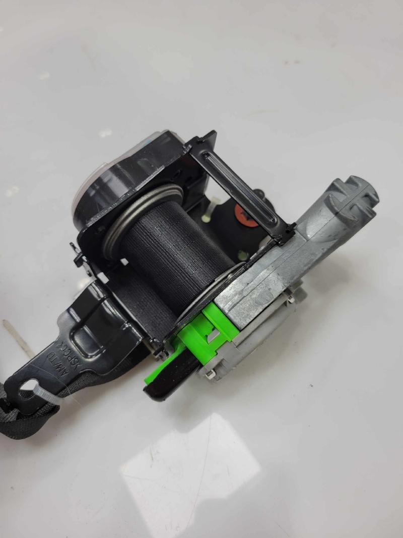 2013 Hyundai Veloster Front Seat Belt