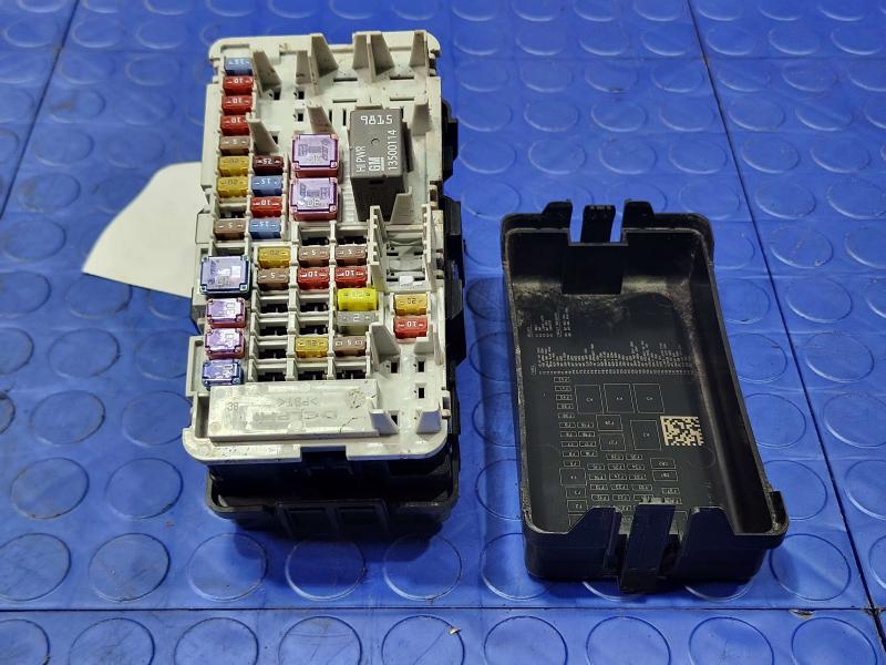 2019 GMC Terrain Cabin Fuse Box