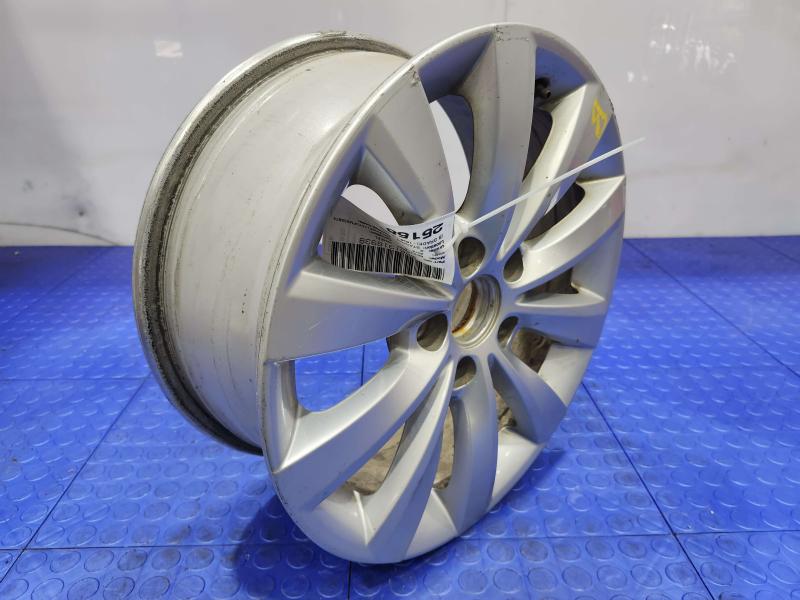 2015 Volkswagen Beetle Wheel