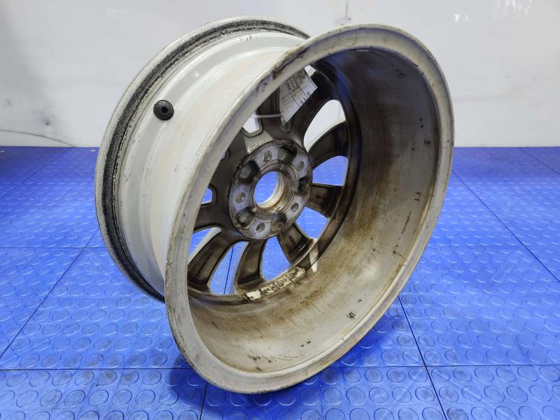 2015 Volkswagen Beetle Wheel