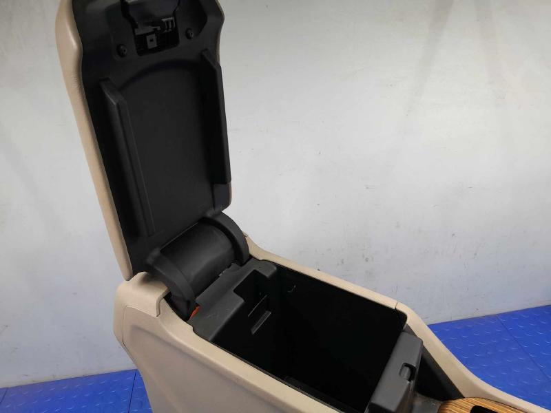 2017-2018 GMC Acadia Center Floor Console Assembly Tan Leather OEM 84111796