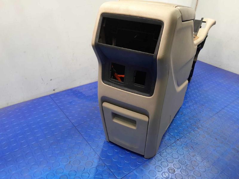 2017-2018 GMC Acadia Center Floor Console Assembly Tan Leather OEM 84111796
