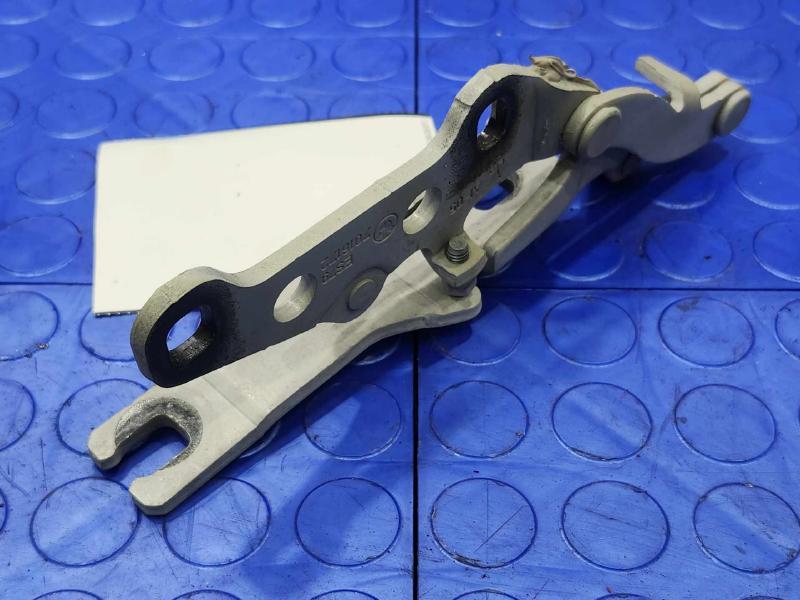 2006 BMW Z4 Hood Hinge