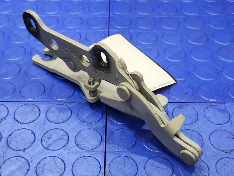 2006 BMW Z4 Hood Hinge
