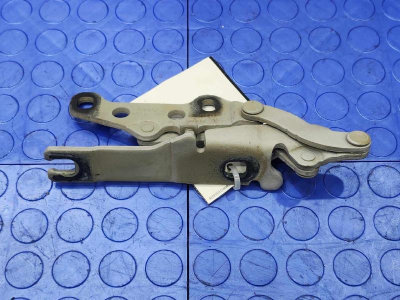 2006 BMW Z4 Hood Hinge